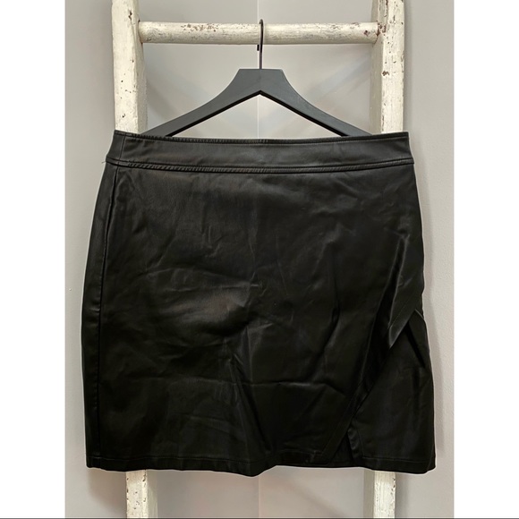 Loft Black Leather Skirt with Side Slit - Picture 1 of 3